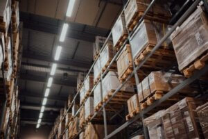 Складиране и съхранение на дървен материал 1 - склад